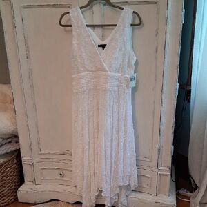 CHRIS MCLAUGHLIN Elegant White Sleeveless Dress